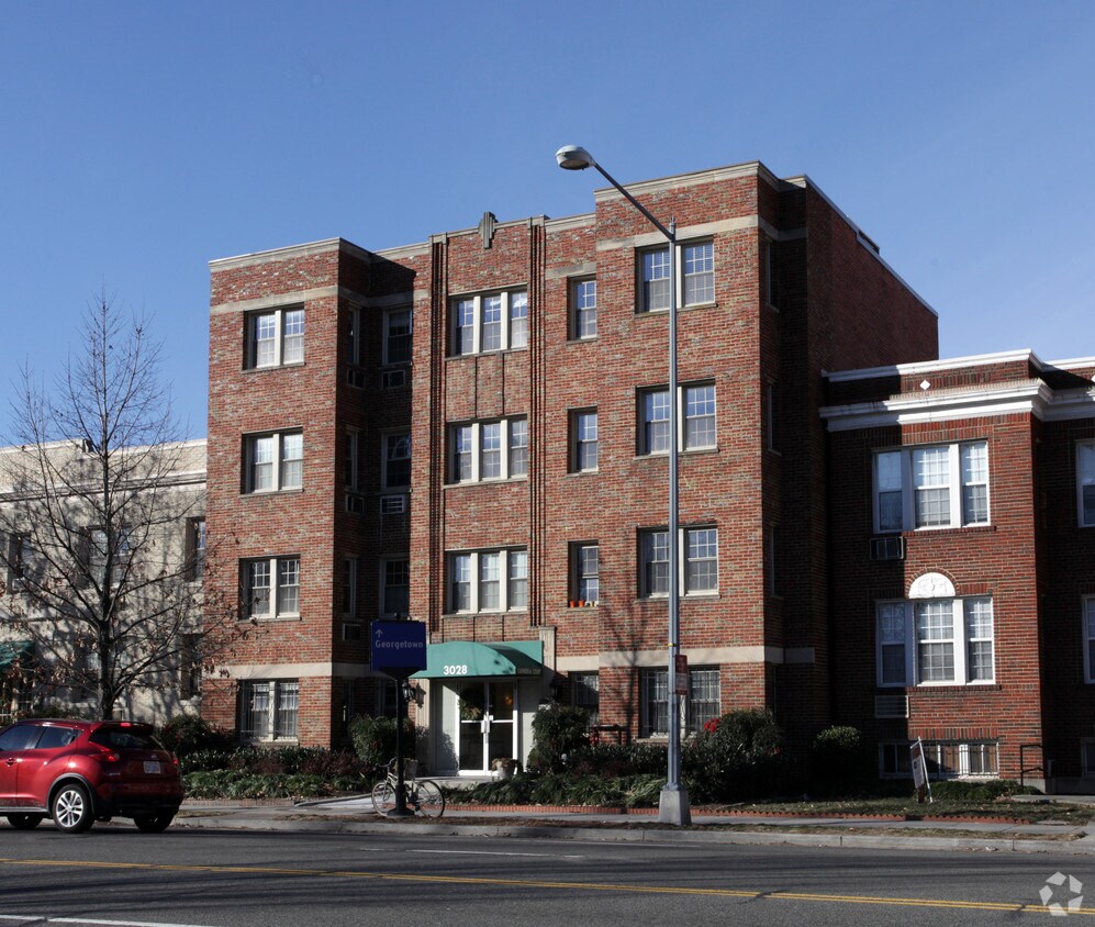 Building Photo - 3028 Wisconsin Ave NW