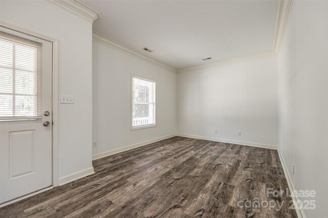 Building Photo - 4505 Hampstead Heath Dr