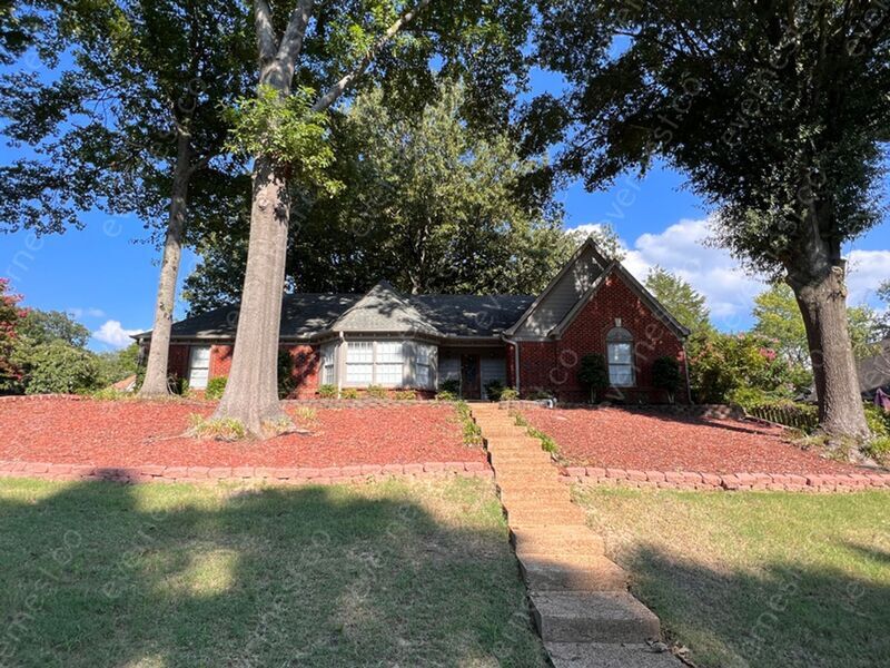 Primary Photo - 1400 Fox Trace Dr