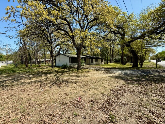 Foto del edificio - 920 Red Bud Dr