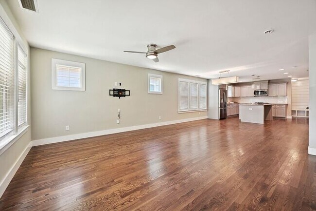 Building Photo - Charming 3BD/2BA Bungalow in Druid Hills!
