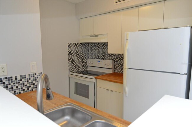 Foto del edificio - 8645 Fancy Finch Dr