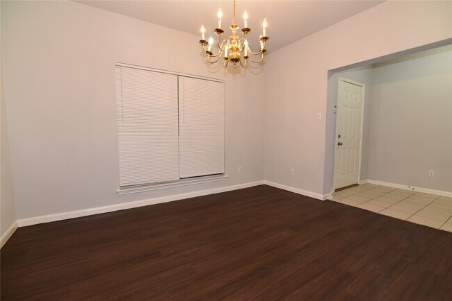 Foto del edificio - 6807 Turtlewood Dr