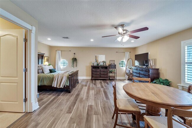 Foto del edificio - 2656 Wyndsor Oaks Way