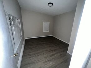 Building Photo - 111-115-115 East St