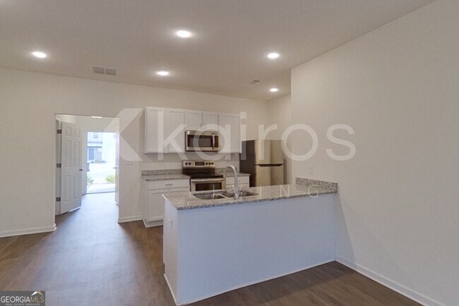 Building Photo - 214 Long Is Dr