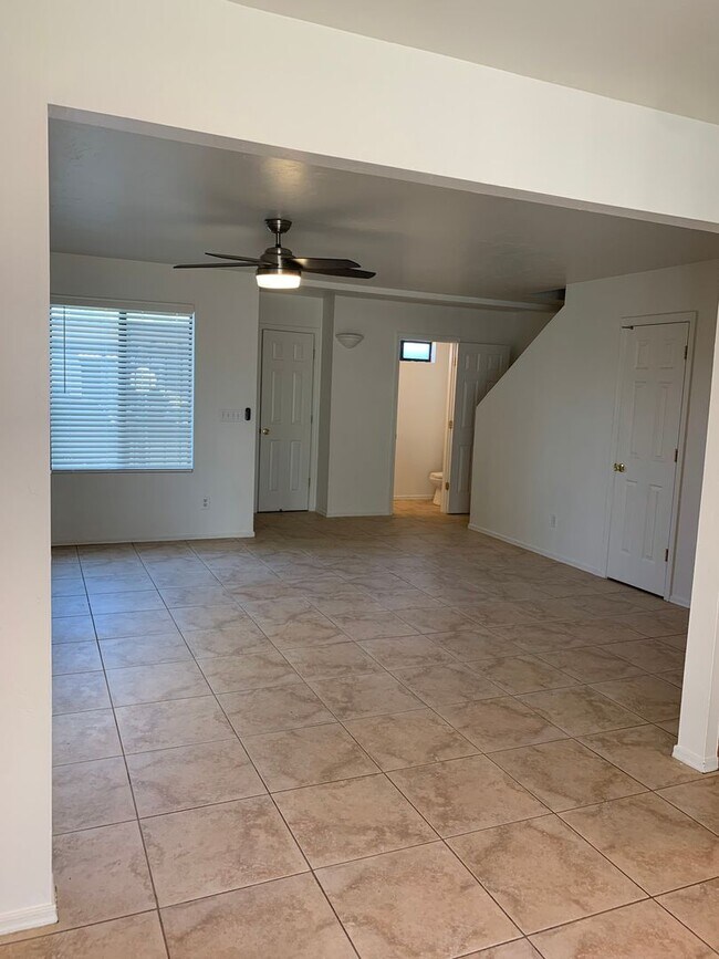 Foto del edificio - 9111 E Broadway Blvd