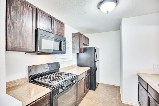 Foto del edificio - 6253 Manor Rd