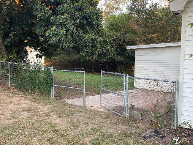 Building Photo - 4704 Massie St