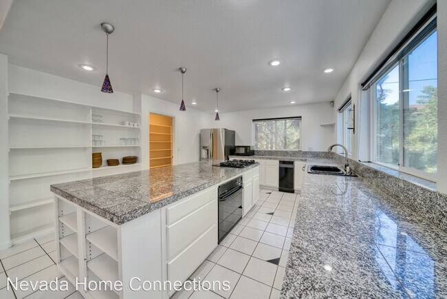 Foto del edificio - 4 br, 3.5 bath House - 50 Sunridge Drive
