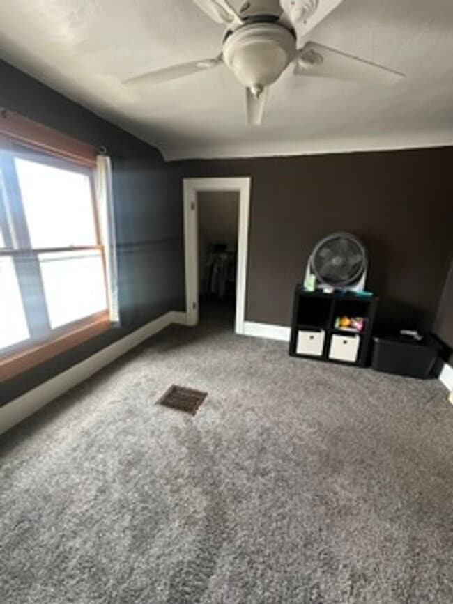 Building Photo - 3 Bed Single Family Home - Staples - Detached 3 car garage