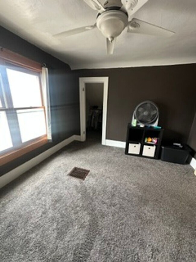 Foto del edificio - 3 Bed Single Family Home - Staples - Detached 3 car garage