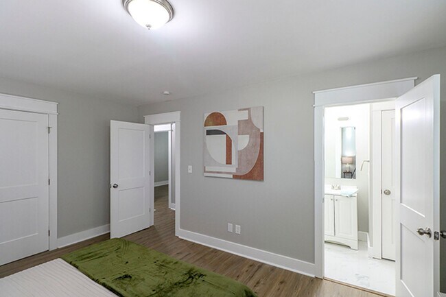 Foto del edificio - 3 bedroom, 2 bathroom home available in La Grange; Oldham County School District!