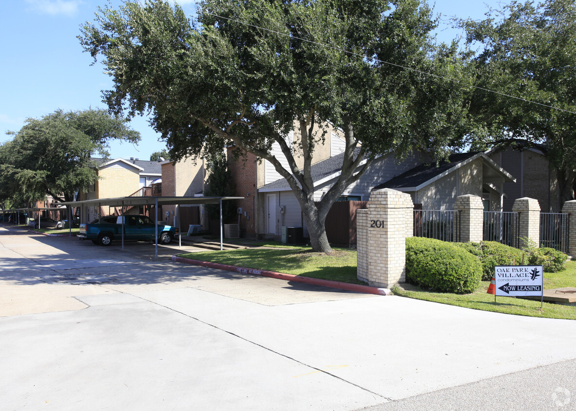 Primary Photo - Oak Park Village Condominiums