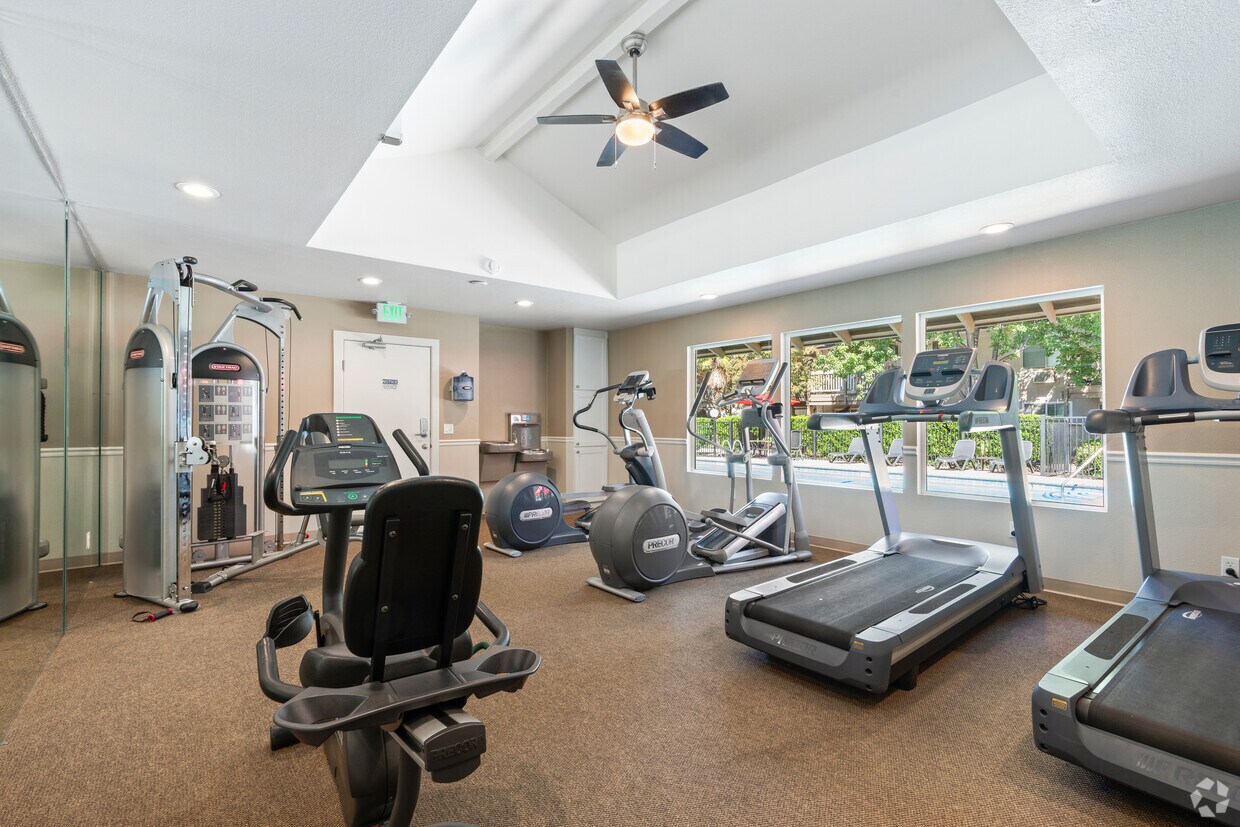 Foto principal - Riverbend Apartments — Where Comfort Meets...