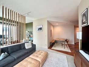 Building Photo - 220 Lombard St