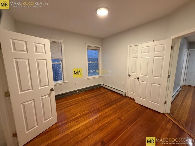 Building Photo - 202 Maverick St
