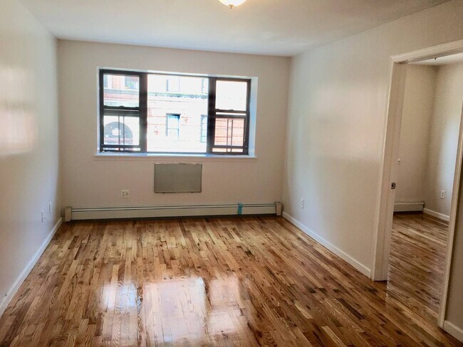 Foto del edificio - 2182 Davidson Ave