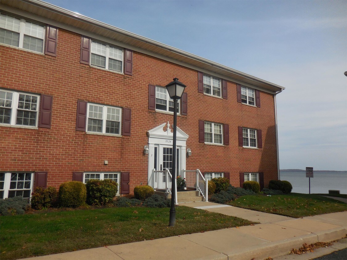 Primary Photo - 1024 Chesapeake Dr