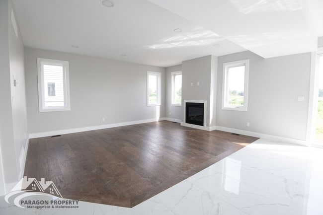 Building Photo - 791 Keil Dr S