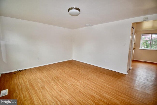 Building Photo - 1730 Heather Ln