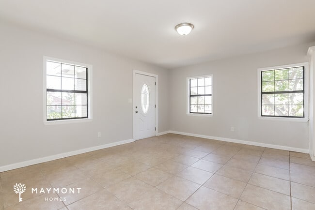 Foto del edificio - 690 Formosa Ave
