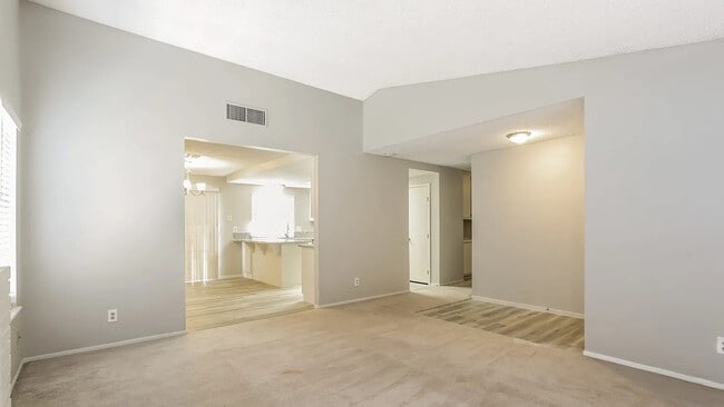 Building Photo - 4006 Avocado Dr