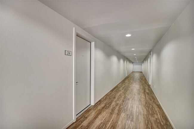 Foto del edificio - 3131 Cummins St