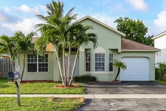 Building Photo - 9711 SW 16th Ct