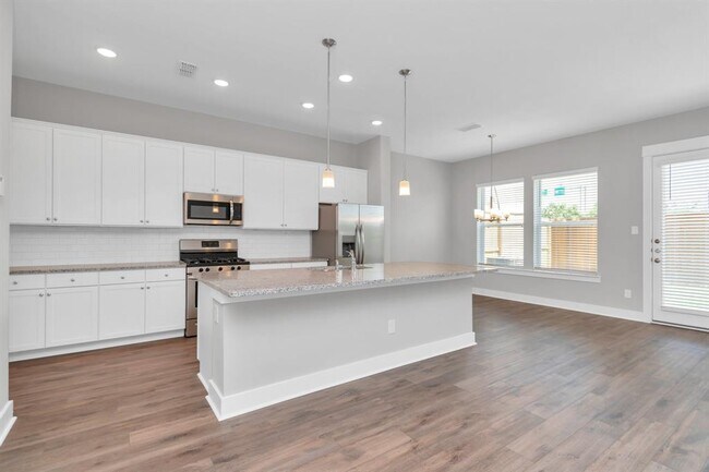 Foto del edificio - 2727 Brown Lk St