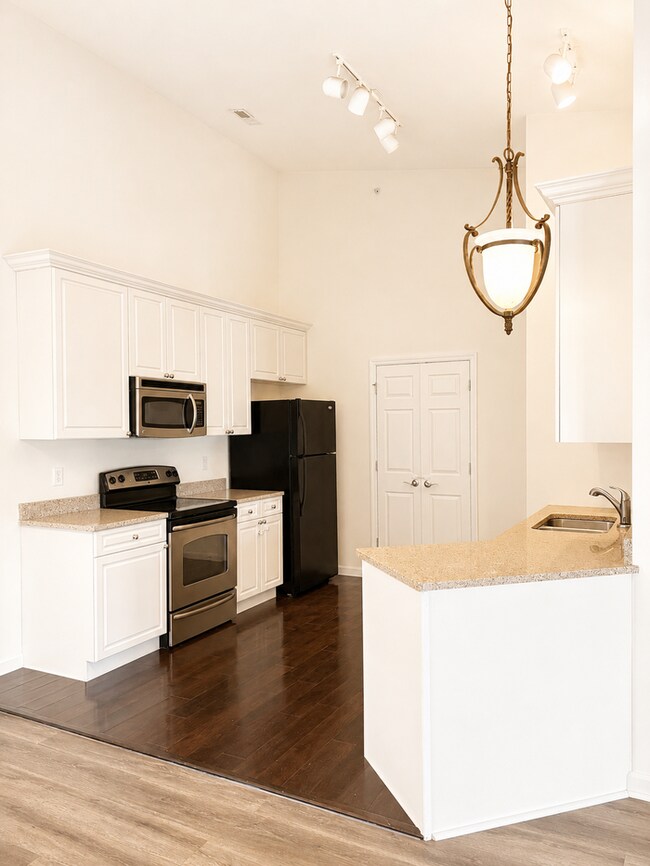Foto del edificio - 6431 Brookfield Ct Dr
