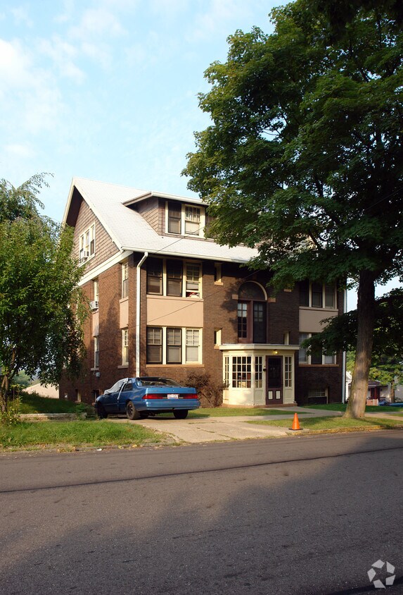 319 3rd St NE, Massillon, OH 44646 Apartments in Massillon, OH