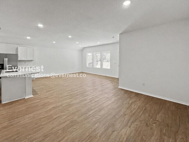 Foto del edificio - 1517 Ridgefield Cir