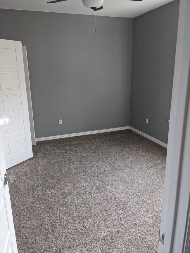 Building Photo - 1014 E Epstein St