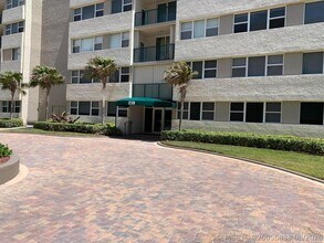 Building Photo - 1237 Hillsboro Mile