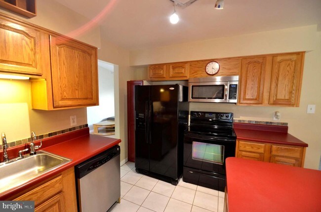 Building Photo - 404 Greear Pl