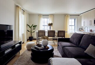 Building Photo - 1160 5th Ave