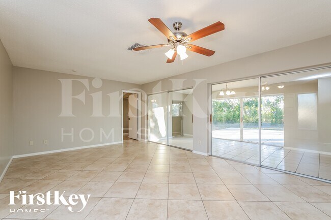 Building Photo - 1802 Ridgecrest St