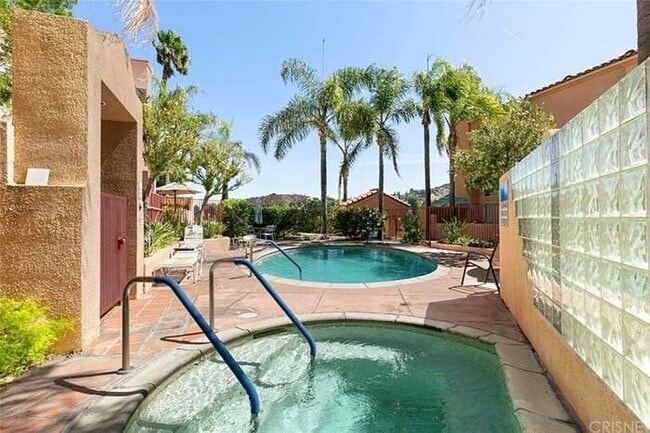 Pool and spa - 4347 Freedom Dr