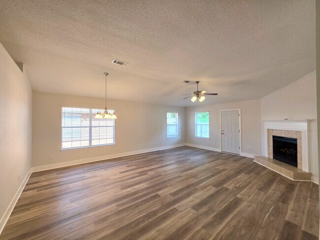 Building Photo - 5008 Orlando Ct