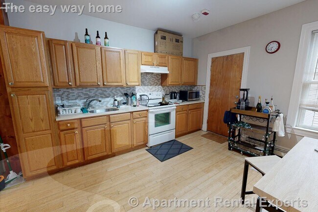 Building Photo - 27 Portsmouth St