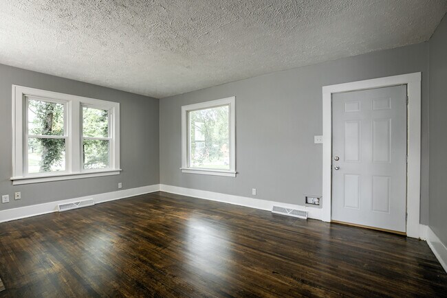 Building Photo - 4106 N 40th Ave