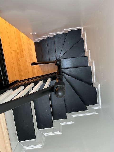 Building Photo - Carrollton St