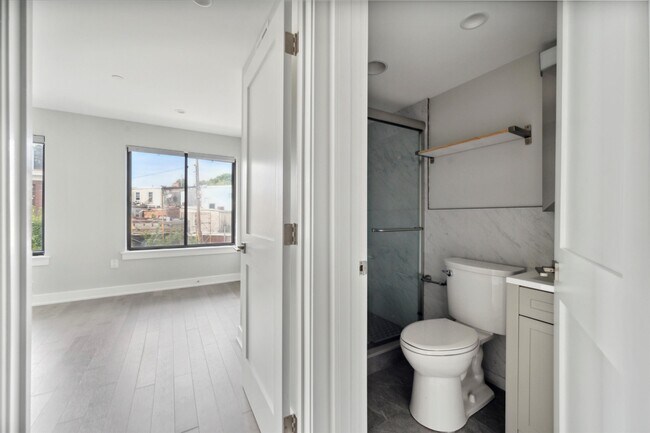 Foto del edificio - 3828 Baring St