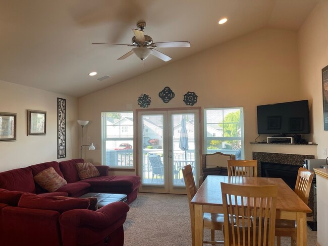 Foto del edificio - 221 Parkway Dr