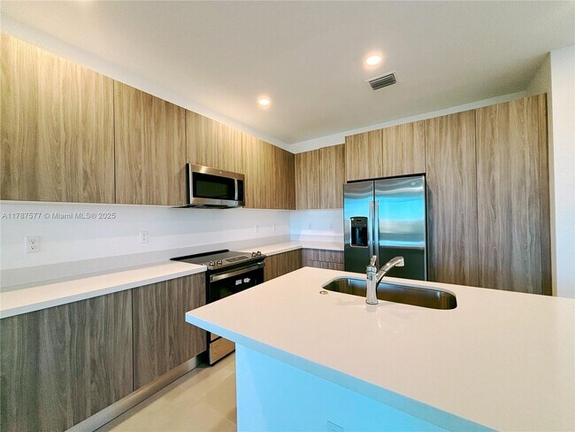 Building Photo - 15737 SW 136th Terrace