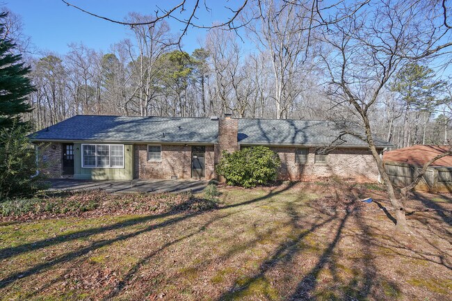 Foto del edificio - Room in House on Mountainbrooke Cir SW