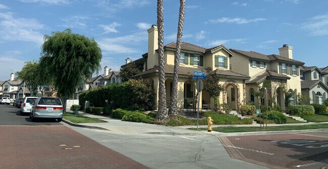 Building Photo - 1331 Santa Elisabeth Ave