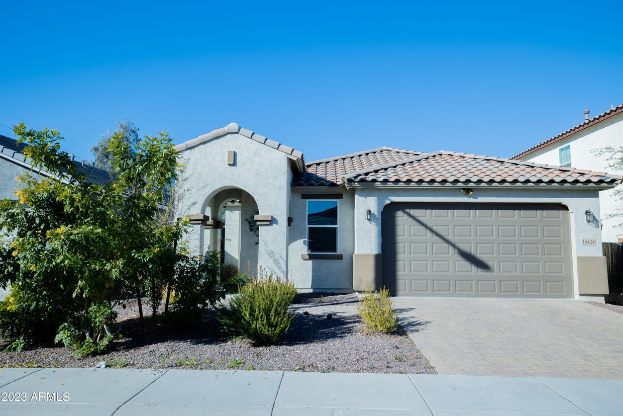 Foto principal - 15424 N 22nd Ln