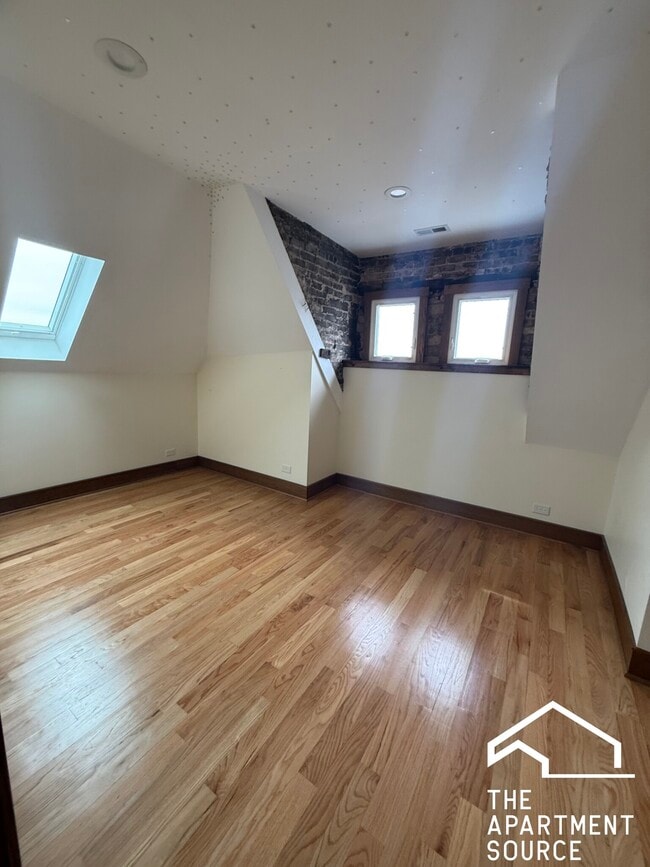 Building Photo - 1854 W 21st Pl